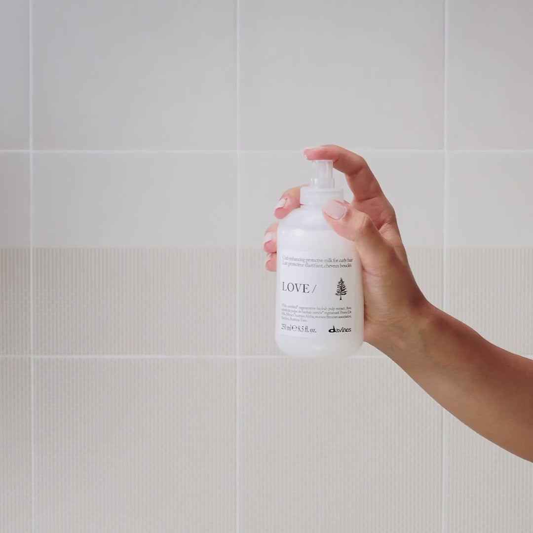 LOVE CURL Enhancing Milk